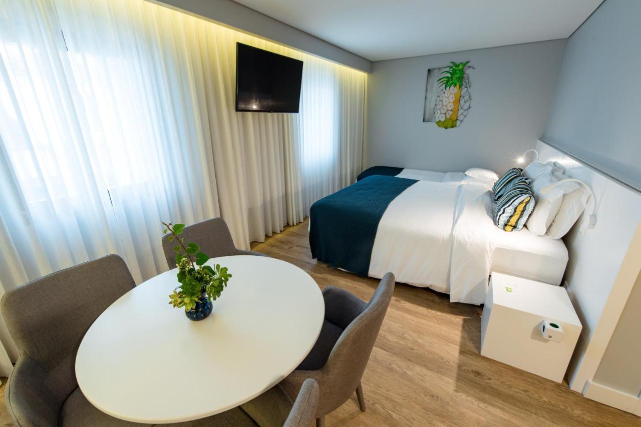 Ilha Hostel & Suites ปอนตาเดลกาดา ภายนอก รูปภาพ