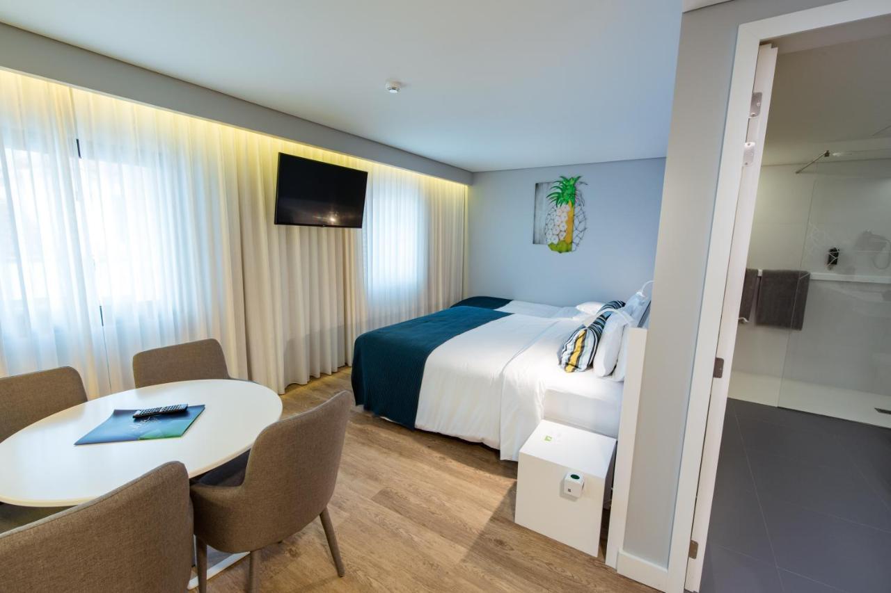 Ilha Hostel & Suites ปอนตาเดลกาดา ภายนอก รูปภาพ
