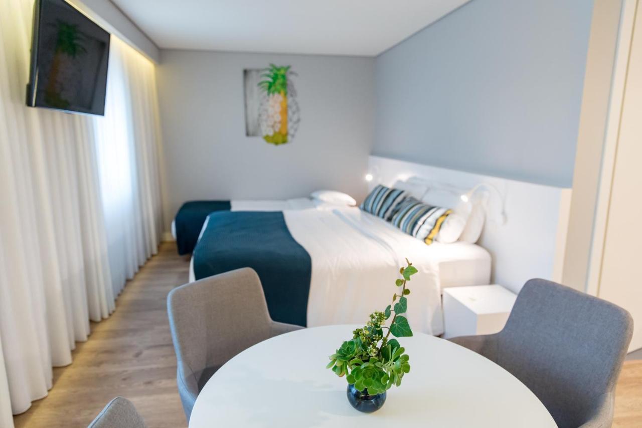 Ilha Hostel & Suites ปอนตาเดลกาดา ภายนอก รูปภาพ