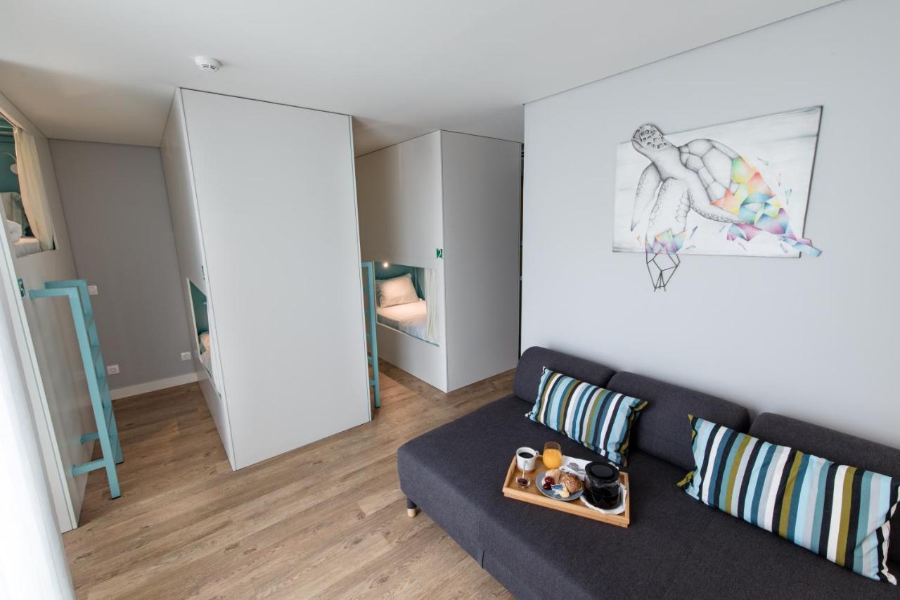 Ilha Hostel & Suites ปอนตาเดลกาดา ภายนอก รูปภาพ