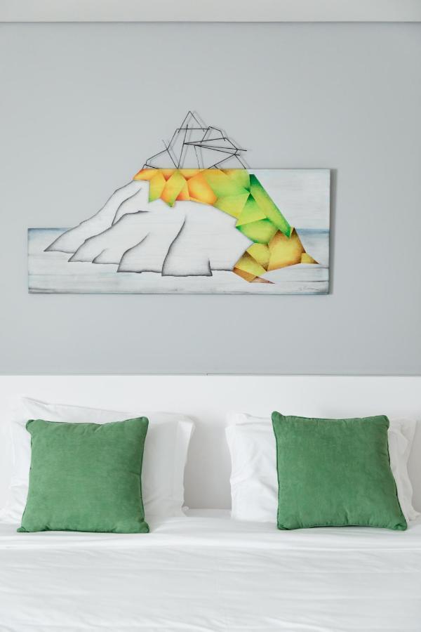 Ilha Hostel & Suites ปอนตาเดลกาดา ภายนอก รูปภาพ