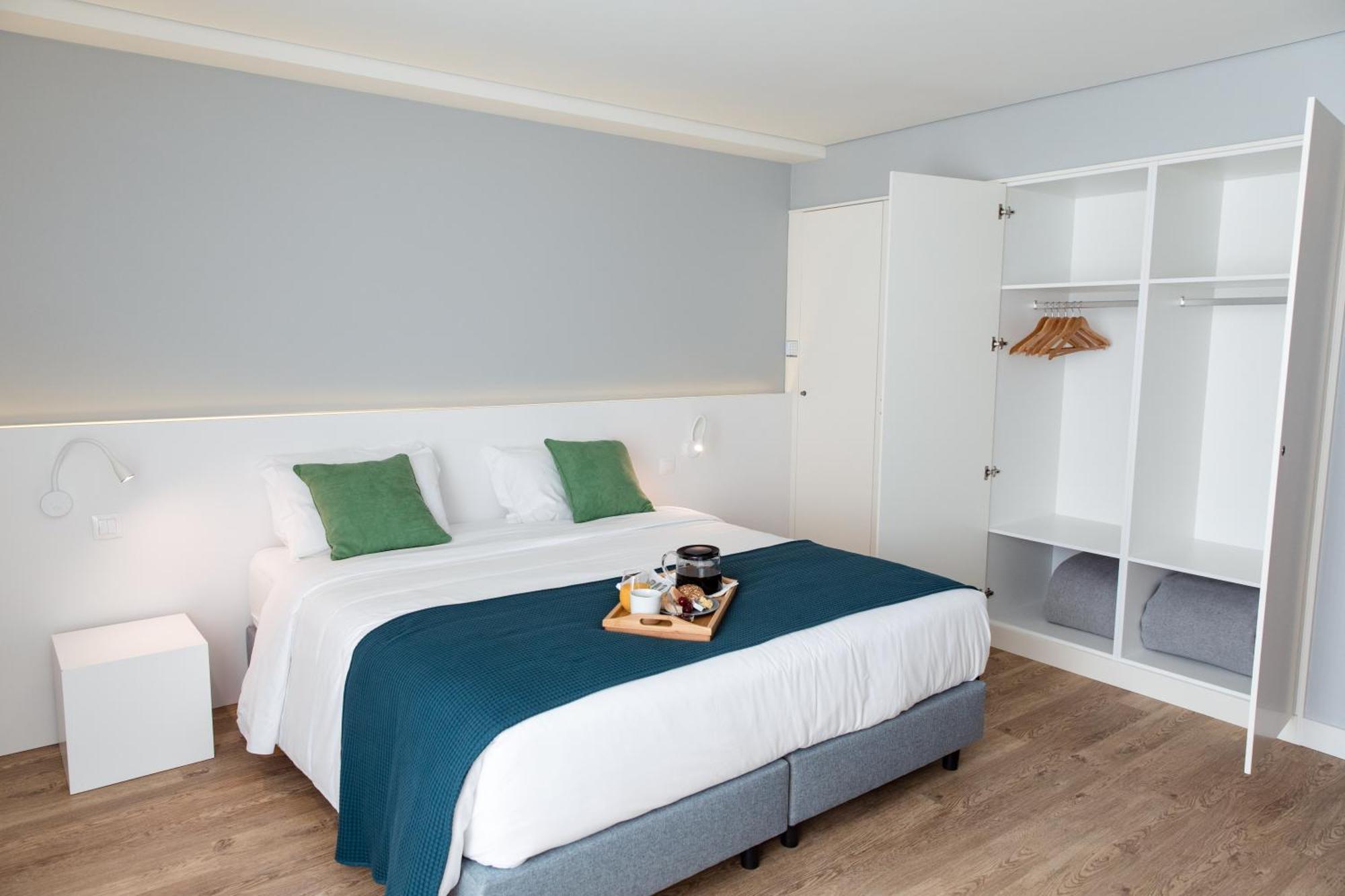 Ilha Hostel & Suites ปอนตาเดลกาดา ภายนอก รูปภาพ
