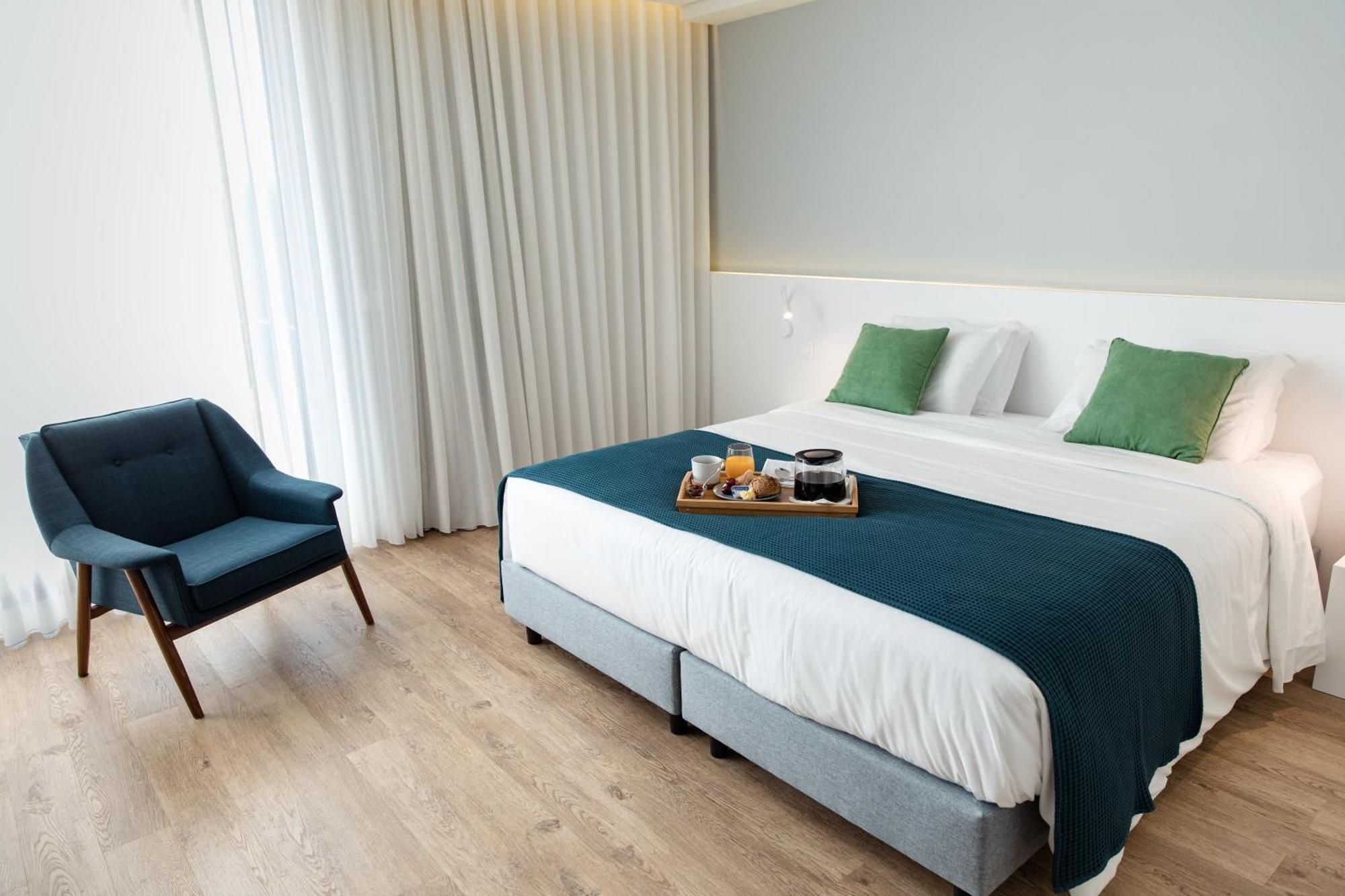 Ilha Hostel & Suites ปอนตาเดลกาดา ภายนอก รูปภาพ