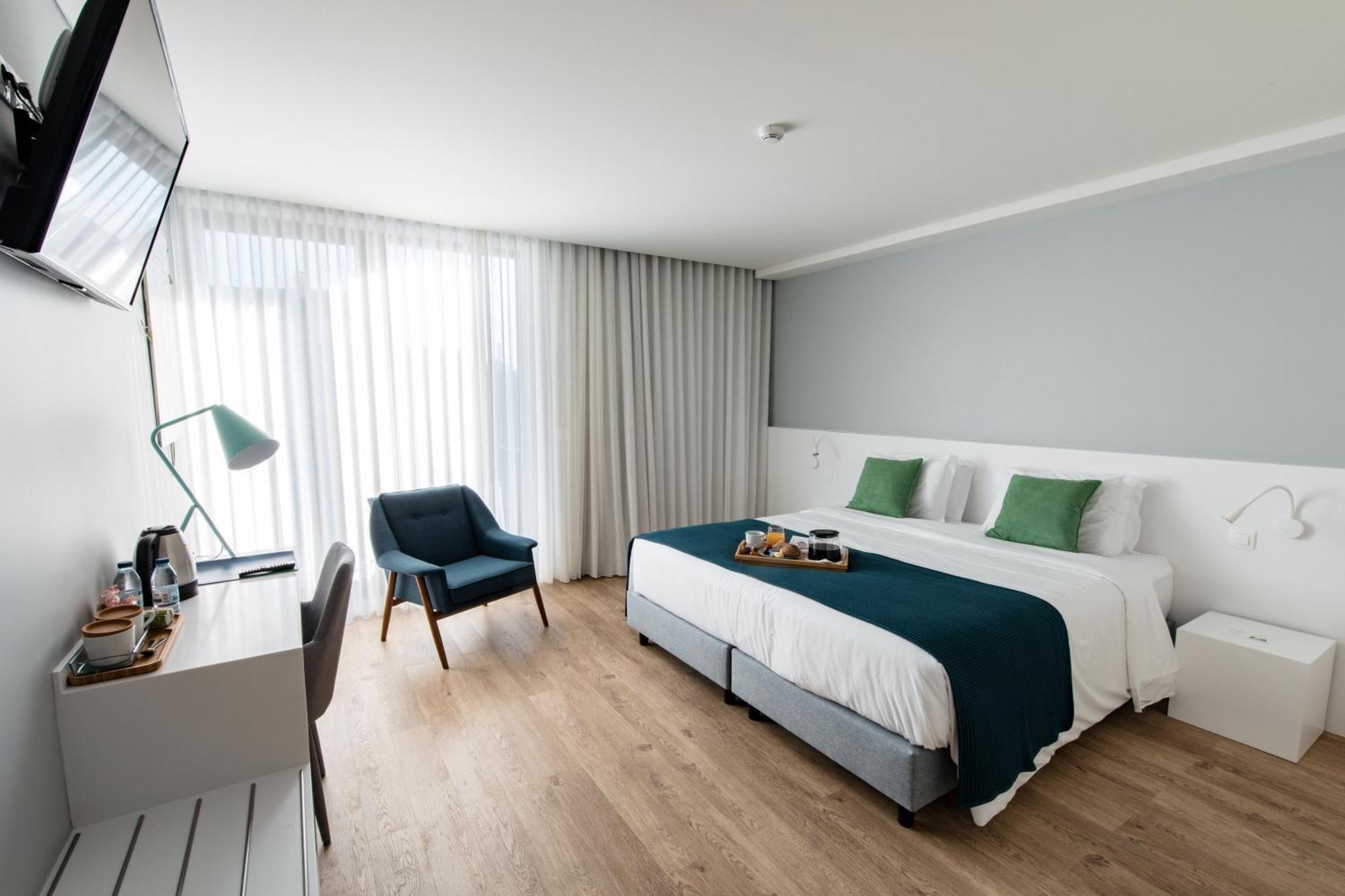 Ilha Hostel & Suites ปอนตาเดลกาดา ภายนอก รูปภาพ